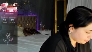 MissMillss - there's a whore sitting there having a nice chat.