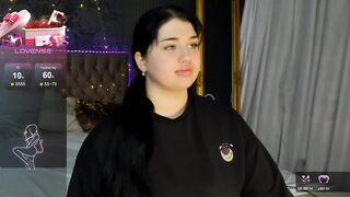 MissMillss - there's a whore sitting there having a nice chat.