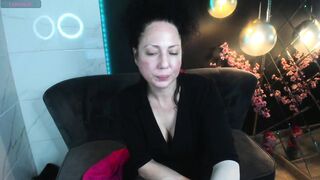 Anita_Muse - A brunette milf is chatting nicely and won't take her clothes off.