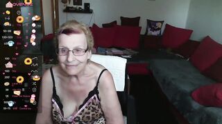 HeisseOma79 -  Grandma's chatting