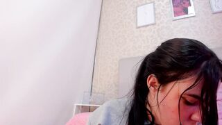 Keiith_Baker - a dumbass chatting and shy to get naked.