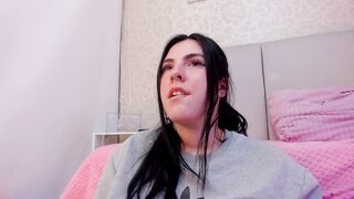 Keiith_Baker - a dumbass chatting and shy to get naked.