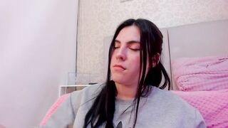 Keiith_Baker - a dumbass chatting and shy to get naked.