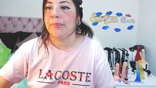 lanaqueen699 A cute girl has a cute conversation and is shy to show herself on camera.