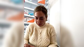 xLadyScarlettx - a pretty girl sweet-talking on camera.