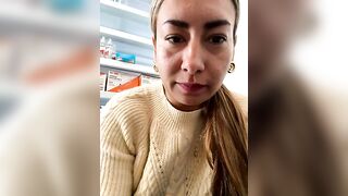 xLadyScarlettx - a pretty girl sweet-talking on camera.