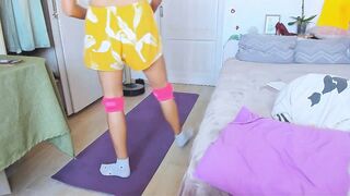 mrs_Bella_ - baby's working out on camera and having a nice chat.