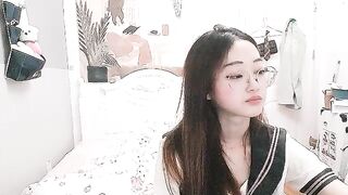 Destin_ - cute Chinese girl chatting in a chat room