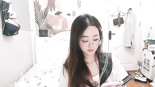 Destin_ - cute Chinese girl chatting in a chat room