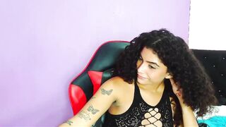 kity_XC -Curly babe sweetly chats and teases her sweet figure in front of the camera