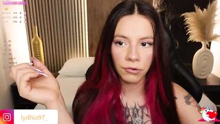 lydhia97_ The young woman communicates on camera and does not want to take off her clothes and show her beautiful body.