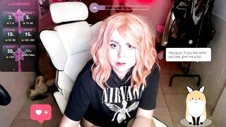 AmandaSLE - Student with pink hair sweetly chatting and teasing in front of the camera