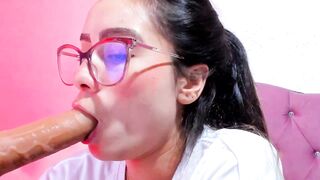 teffy_lee - Baby girl sweetly chats and sucks rubber cock on camera