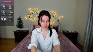 RachaelLenee - [Young brunette sweetly chatting and teasing in front of the camera