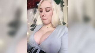 LaraHollywood - Blondie shows her pussy with lavence on camera and gets pleasure