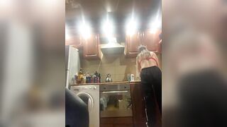 Flossy_Vettie - Young housewife sweetly chatting on camera and cooking food