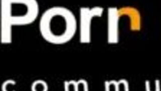 дарси ормистон - детка показывает свою волосатую киску и мастурбирует вибратором