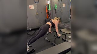 jojo levesque - Малыш играет в спорт