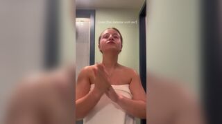 Дейзи Кэмпбелл - Блонди демонстрирует свой отпуск на камеру