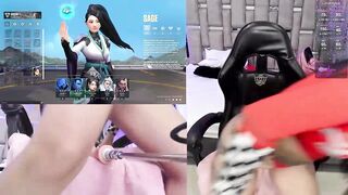 Greice_ -Slut plays a game and fucks with a rubber dick.