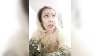 coral_smitth -A milf teasing in front of the camera and having a nice chat