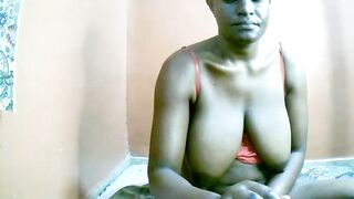 Zenath_ - A mulatto woman shows her hanging tits and chats with the chat room