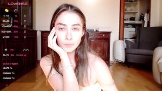 Electra_sexxxy -  a college girl in her underwear chatting and teasing.