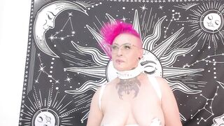 SandyyRose -  the slut with the dyed hair is having a nice conversation.