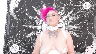 SandyyRose -  the slut with the dyed hair is having a nice conversation.