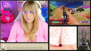 Alison__evans - pretty girl playing a game