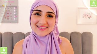 S_shadya - Pretty girl chatting and teasing her naked body on camera.