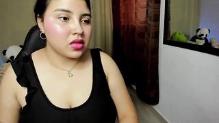 trixie_bigsexy -  cute girl chatting in a chat room