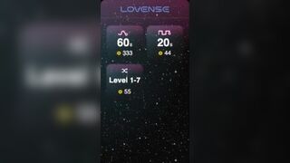 daisy_mint - Худенькая красотка с маленькой грудью танцует голой перед камерой и мило общается с участниками чата