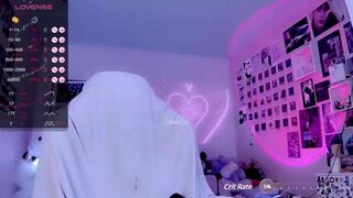 _b_a_n_s_h_e_e_ - Худая сучка с маленькой грудью на стуле наслаждается и мило общается с чатом