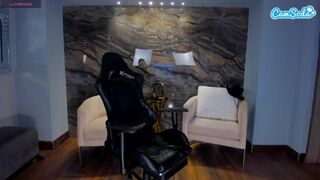 kateowens - Сильдиконская сучка дразнится в полотенце после душа перед камерой и мило болтает в чате