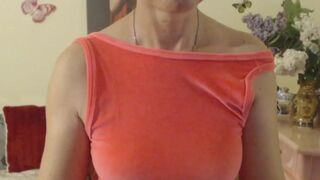 goodSnowQueen - Молодая леди показывает свои сладкие сиськи на камеру и не хочет раздеваться перед камерой