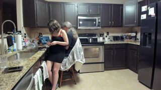 tiffanywest07 - Пара развлекается вместе в кане.