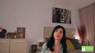 alyonaqueen_ - Развратная красотка танцует на камеру в сексуальной рубашке