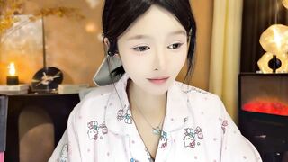 xiaodaibabyy - Young Asian girl sweetly chatting and teasing in front of the camera