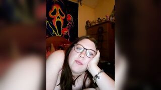 Sexycurvyemilyy - Busty babe sweetly chatting and teasing in front of the camera