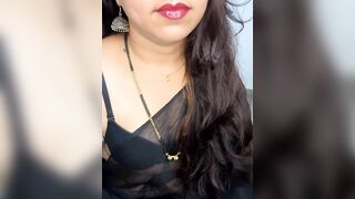 kannadatelugugirl - [Indian girl sweetly chats and teases in front of the camera