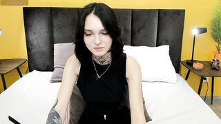 Selena_Moorr - [Charming brunette chats sweetly and teases in front of the camera