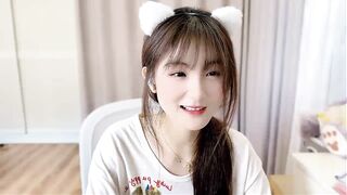 SHUIshui_ - [Charming Asian babe has a cute chat and teases in front of the camera