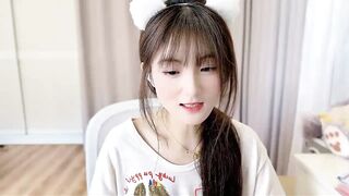 SHUIshui_ - [Charming Asian babe has a cute chat and teases in front of the camera