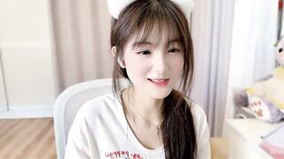 SHUIshui_ - [Charming Asian babe has a cute chat and teases in front of the camera