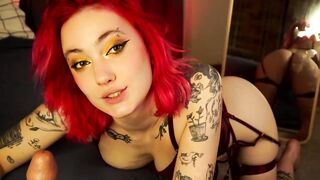 Alex_Fck -Slutty college girl in tattoos having a nice chat.