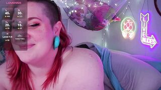 opalreigning - A curvy young woman chats sweetly and teases in front of the camera