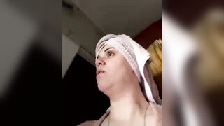 MedsestrichkaLOVE - Young woman poses for the camera in the shower and chats sweetly with the chat