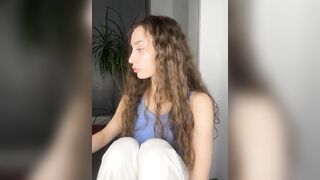 Polli_Kiss - adorable curly-haired babe sweetly chatting and teasing in front of the camera