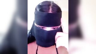 innas_xarabe1 -Asshole bitch shows her asshole and chatting sweetly with the chat room